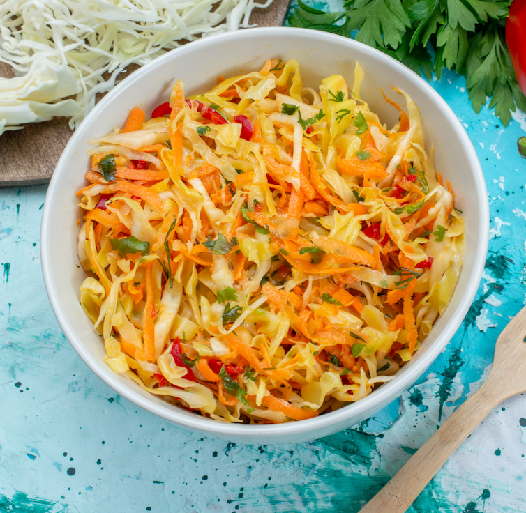Aziatische salade Kip, rijstvermicelli & rauwkost
