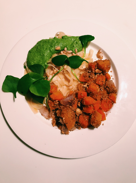 Gratin  de légumes d'hiver,  sauce au pourpier et linguine