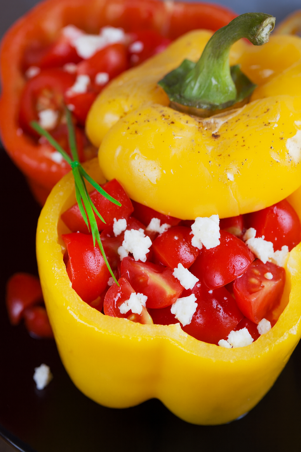 Gevulde paprika’s, Feta, kerstomaten  Mango & passie sla